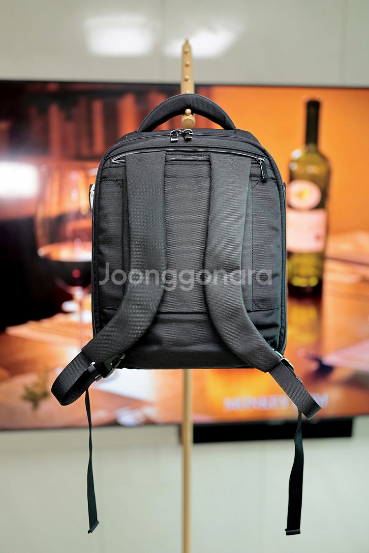 이탈리아 만다리나덕 백팩 공용--6