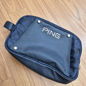 PING 골프 파우치 클러치입니다. 네이비 색상에 카모