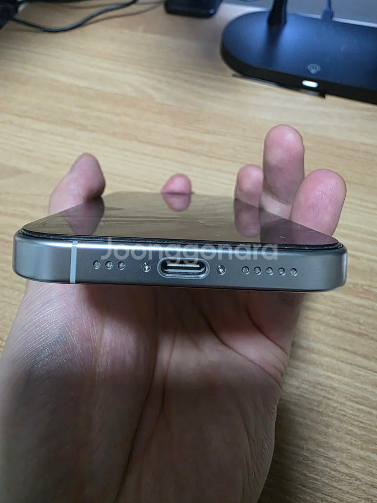 아이폰 16프로 128GB 화이트 S급 팝니다--1