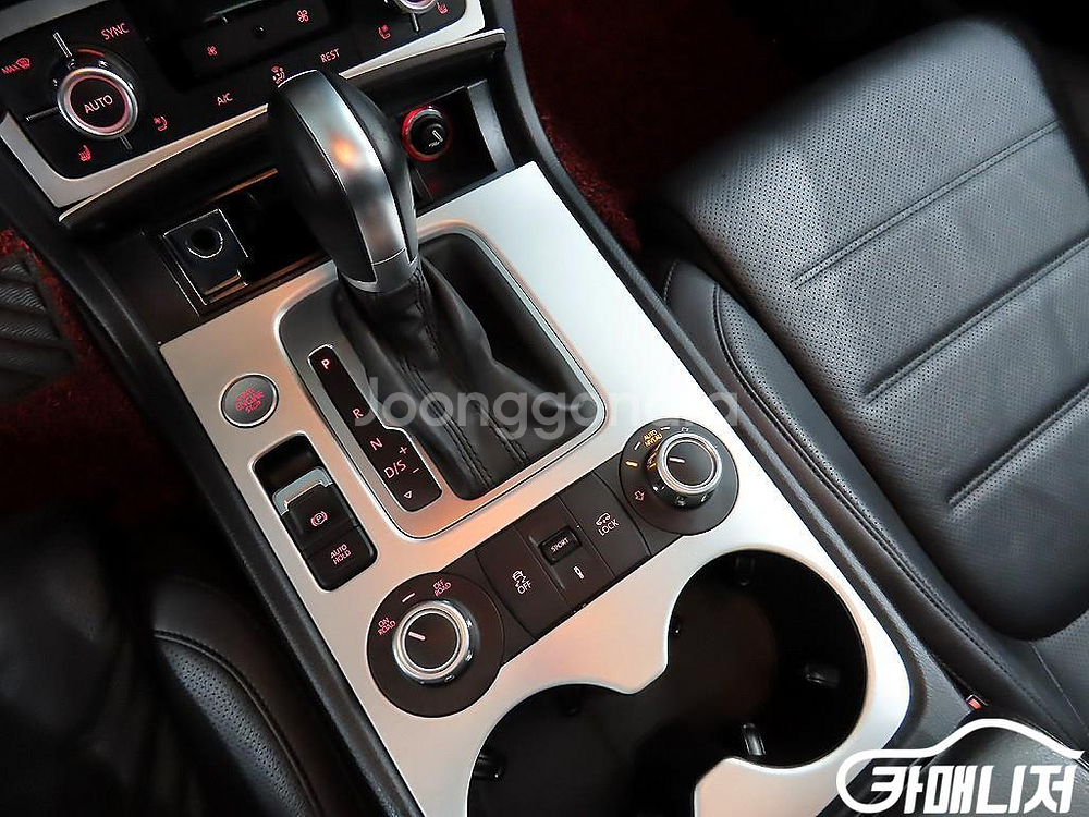 [폭스바겐]뉴 투아렉 V8 4.2 TDI R-LINE--9