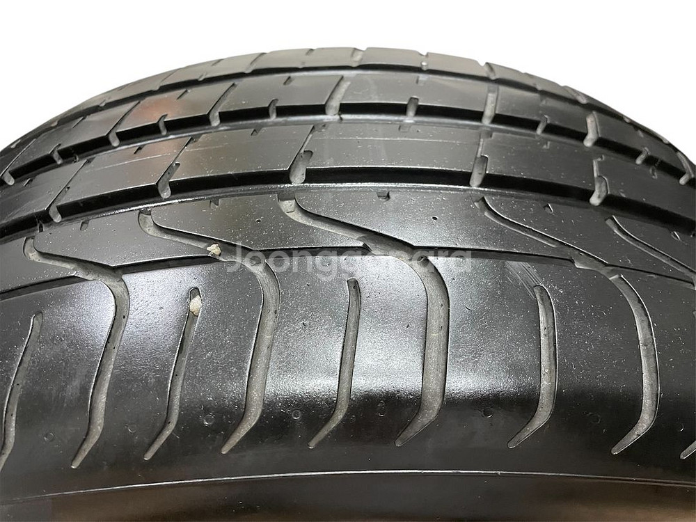 235 50 19(중고)피렐리 피제로 2본가격--1