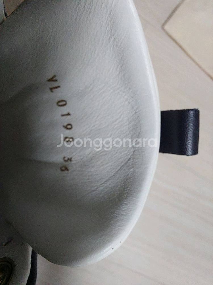 (정품)새상품 루이비통 런어웨이 여성 스니커즈--9