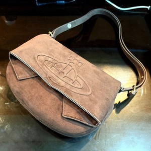 비비안웨스트우드 스웨이드 백