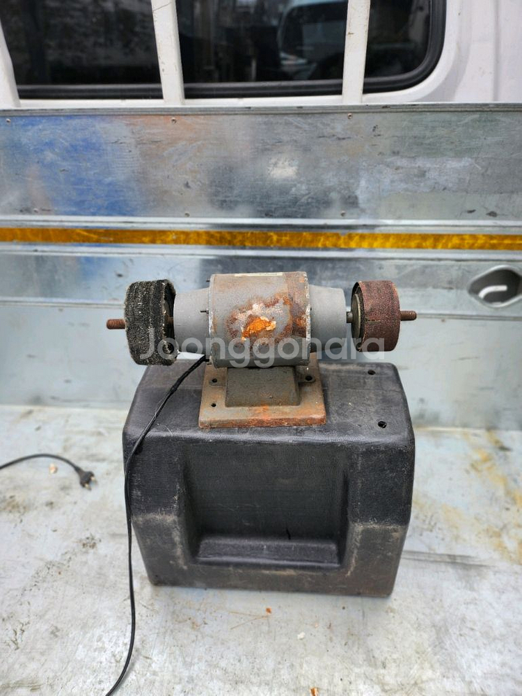 삼지 탁상용 연마기 칼갈이--0