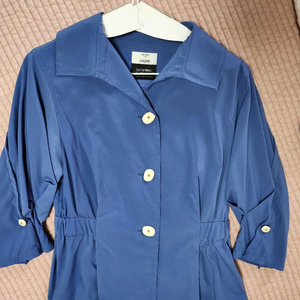 오브제 백 밴딩 블라우스