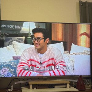 LG UH8500 65인치 4K TV 판매합니다. 정상