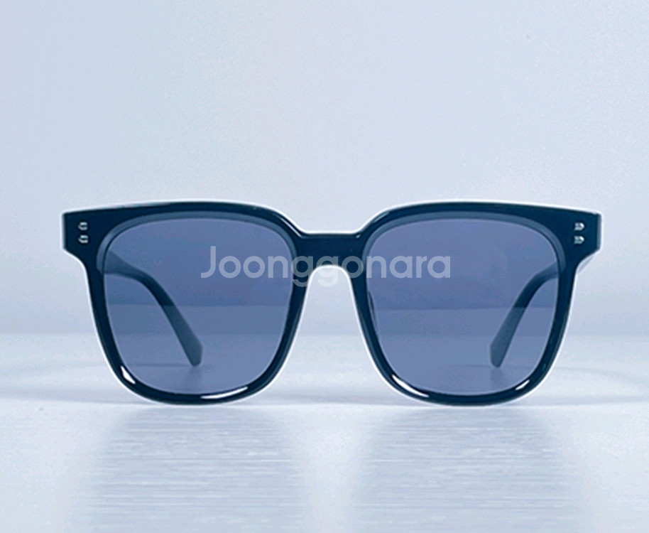 스텀프스튜디오 선글라스 새상품 오클리 스타일--0