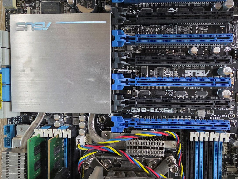 Xeon e5-2687 + Asus p9X79 세트--2
