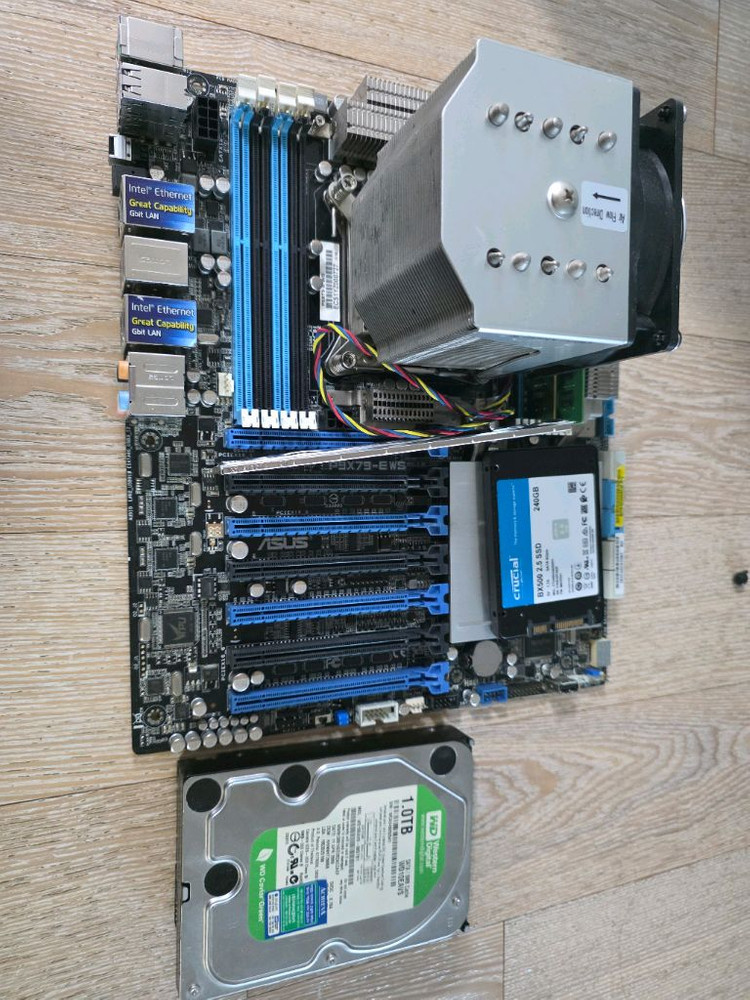 Xeon e5-2687 + Asus p9X79 세트--3