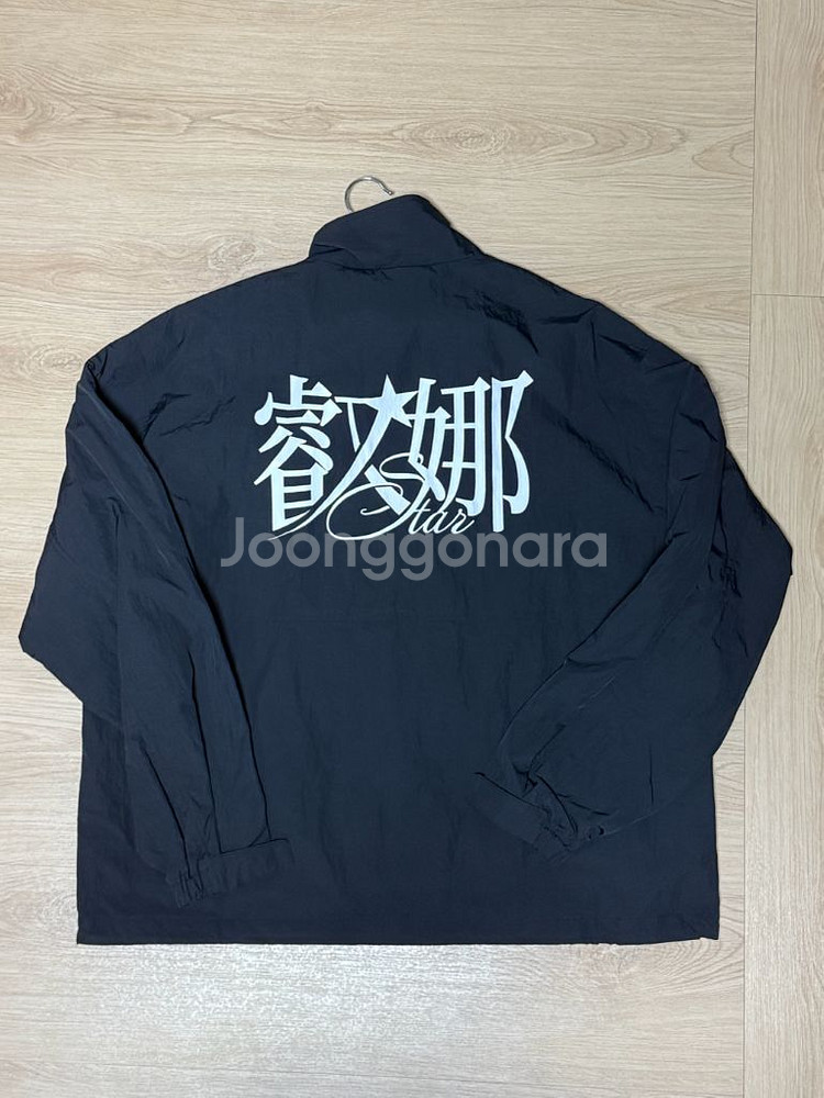 최예나 바람막이 MD + 포토카드--1