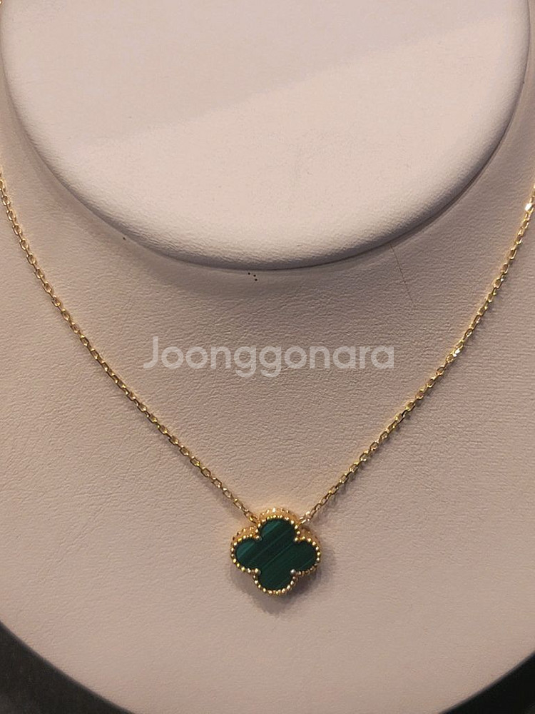 18k. 옐로우골드. 클로버 목걸이. 1.5--4