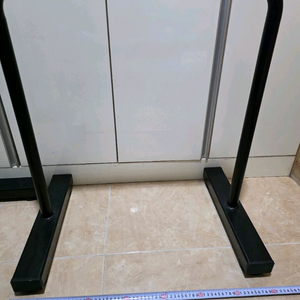 주차금지 ㅡ평행봉 딥스바 운동기구