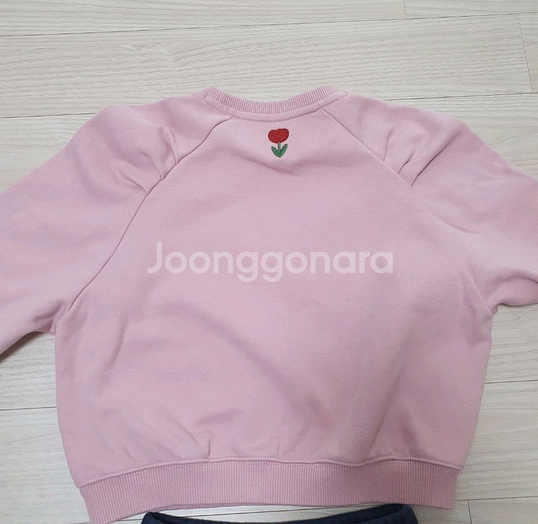 여아옷120)모이몰른청바지120+휠라키즈티셔츠 등 일괄--2