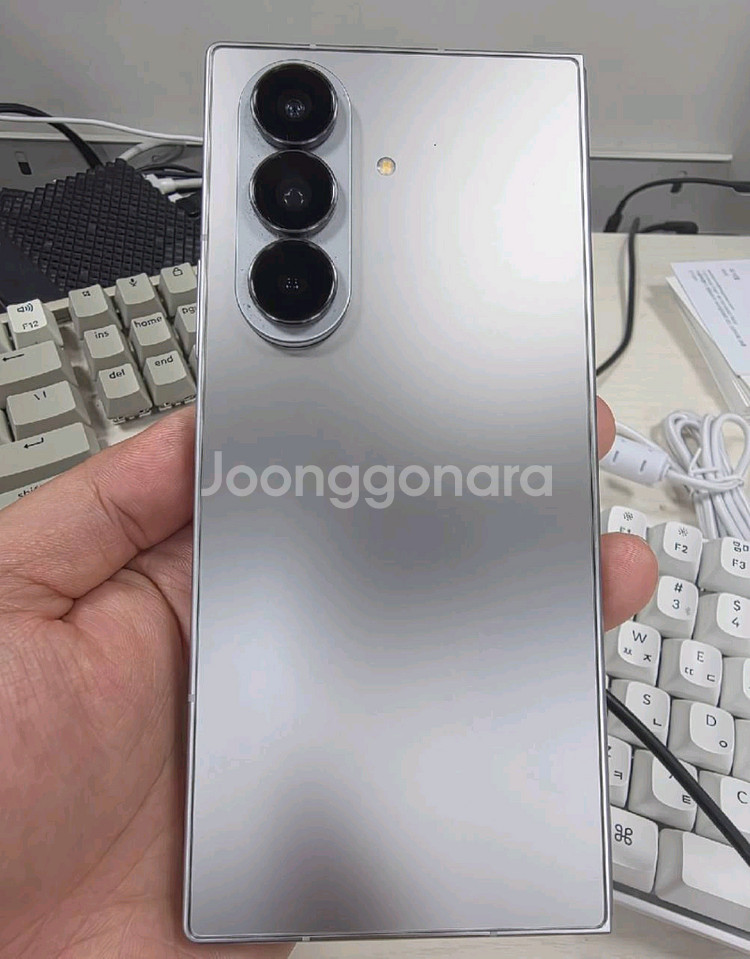 갤럭시 폴드7 512GB 실버 자급제 1개월 사용--4