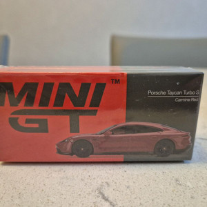 미니지티 포르쉐 타이칸 터보S 레드