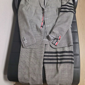 톰브라운 상의2, 하의3 셋업,정장,블레이저 판매
