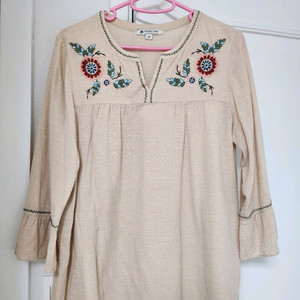 써스데이아일랜드 블라우스