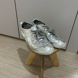 오니츠카 타이거 실버