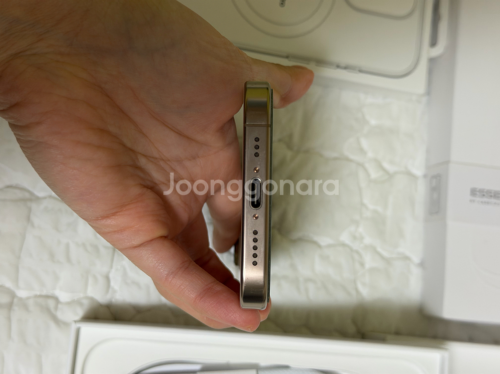 아이폰 16프로 데저트티타늄 1TB--5