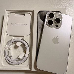 아이폰 15Pro 256 화이트 티타늄