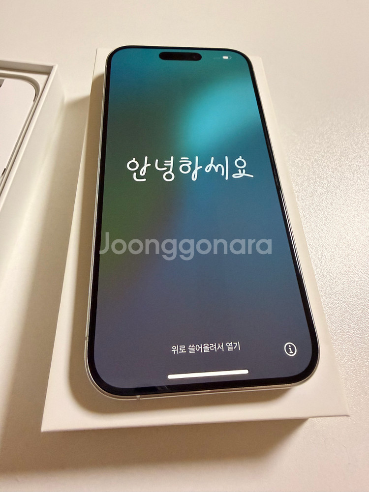 아이폰 15Pro 256 화이트 티타늄--2