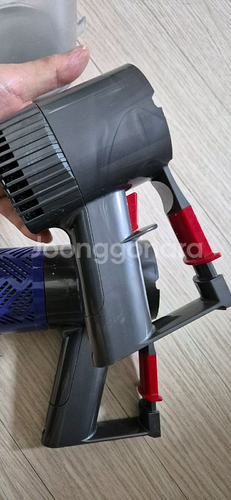 다이슨 v6 본체모터2.먼지통1팝니다--1