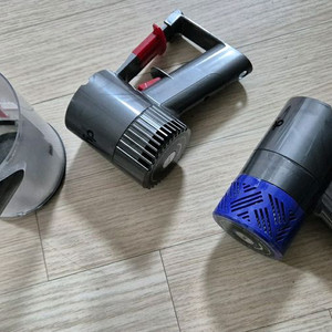 다이슨 v6 본체모터2.먼지통1팝니다