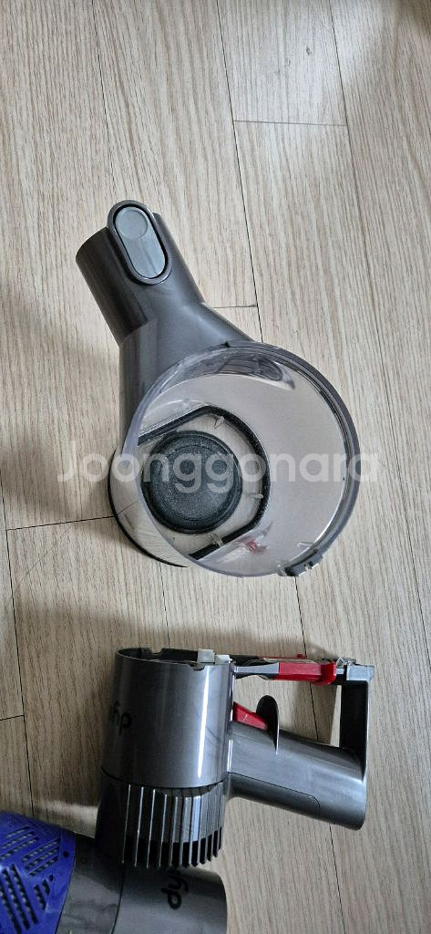 다이슨 v6 본체모터2.먼지통1팝니다--5
