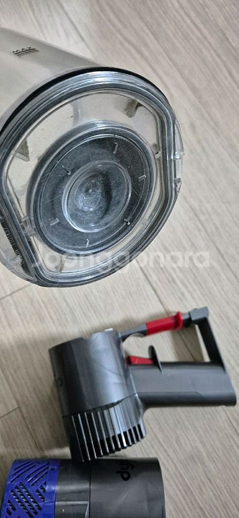 다이슨 v6 본체모터2.먼지통1팝니다--4