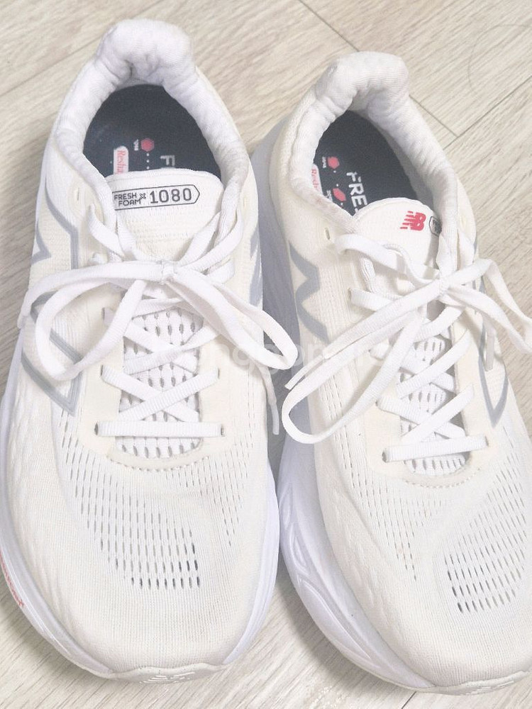 뉴발란스 프레쉬폼 1080 v14 화이트265(2e)--0