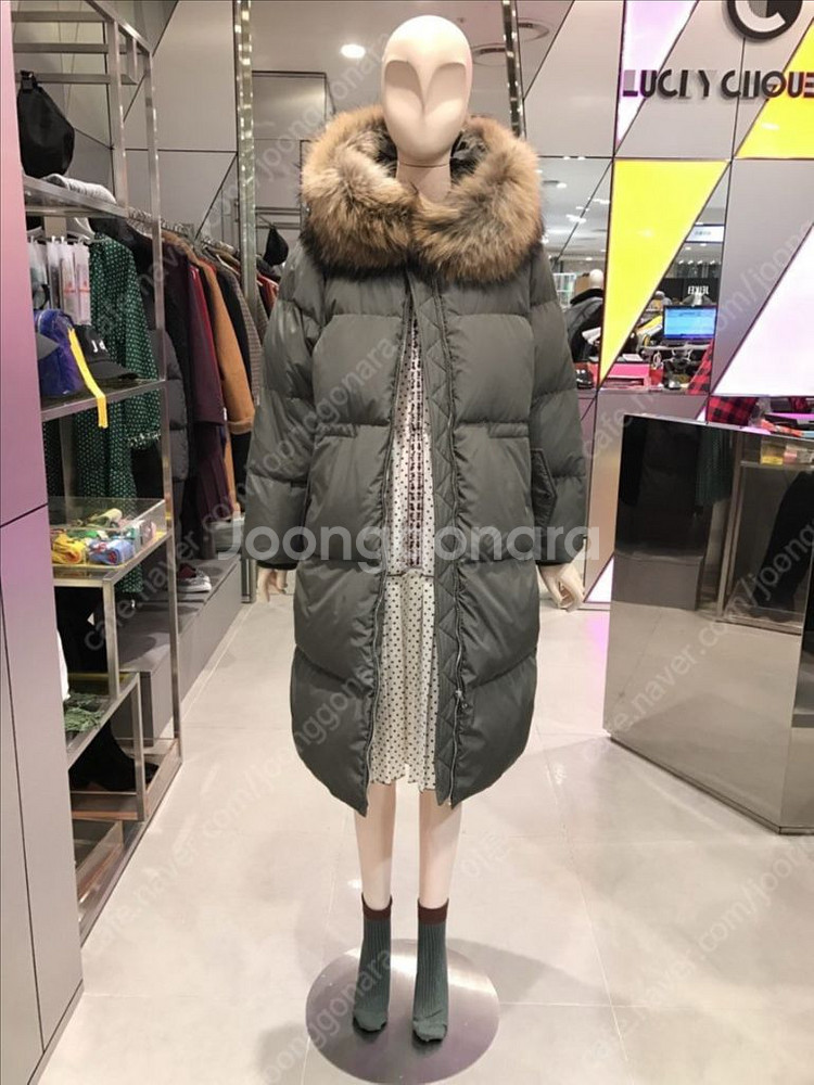 럭키슈에뜨 폭스퍼 롱패딩 36--0