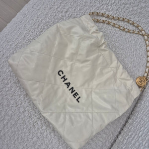 샤넬 22백 스몰 화이트