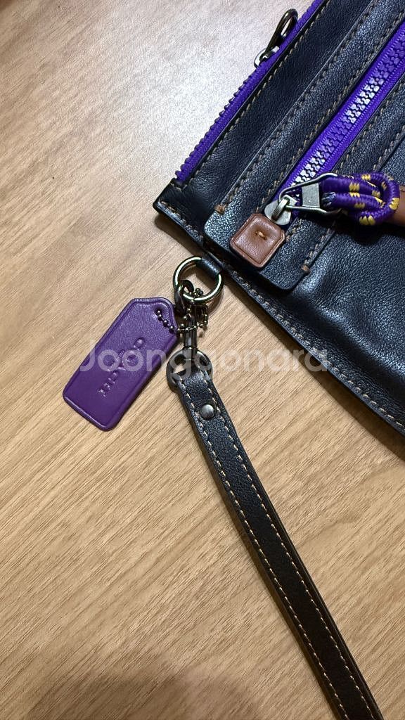 코치 디즈니 콜라보 클러치--2