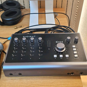 오디언트 id44 mk2 오디오 인터페이스