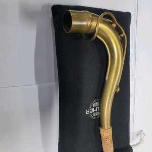 셀마 레퍼런스 54 테너 색소폰 무광 넥 판매합니다 이미지