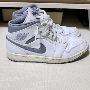 나이키 에어조던 미드 화이트