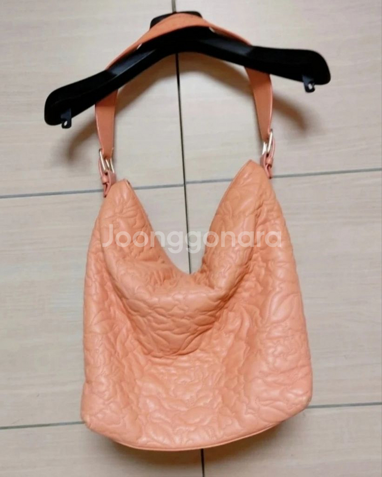 [정품] 레오나드 퀼팅 가죽 숄더백--1