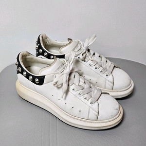 알렉산더 맥퀸 스터드 스니커즈 41사이즈(265)