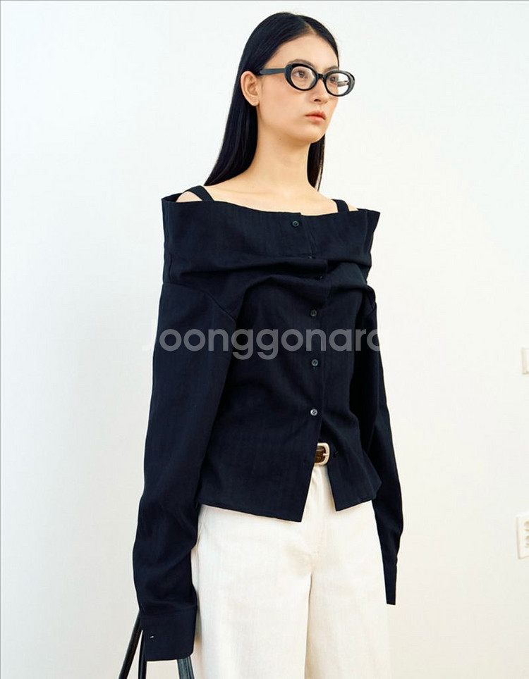 위메농 오프숄더 openning cotton shirt--2