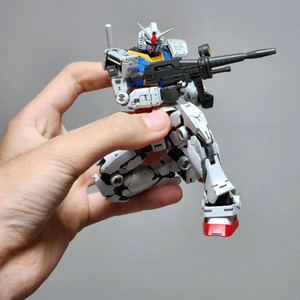 RG 퍼스트 건담 2.0 조립하자품