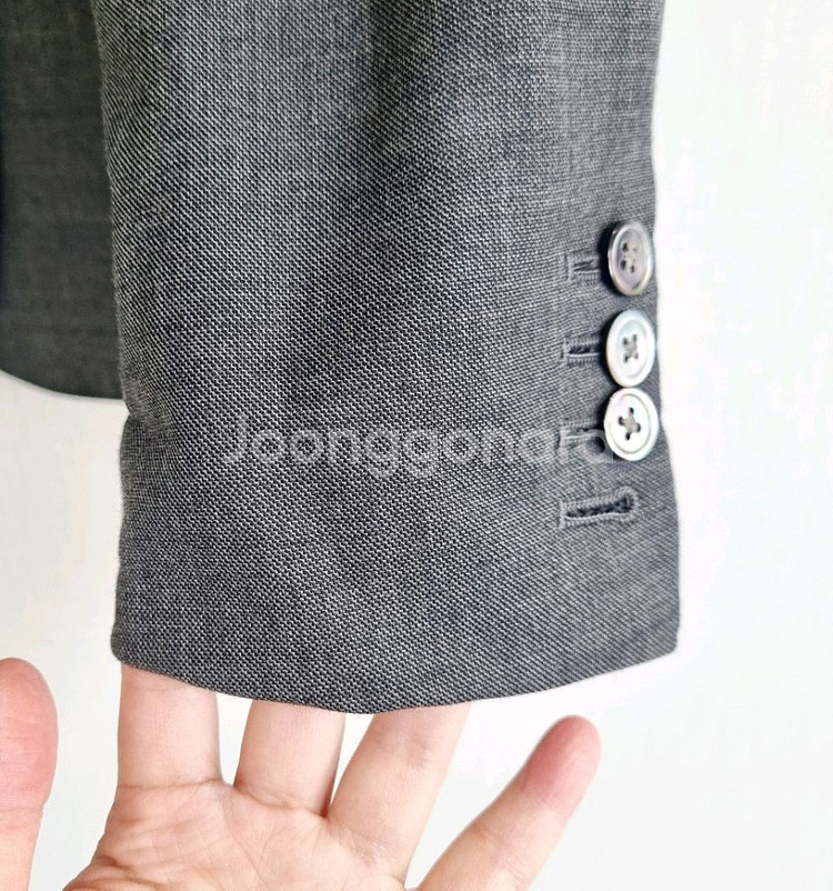 톰브라운 자켓. 백화점 정품 / 그레이컬러 /--3