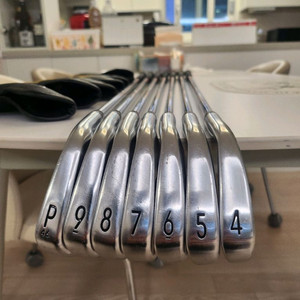 타이틀리스트 T100 2세대 4-P 7아이언 팝니다