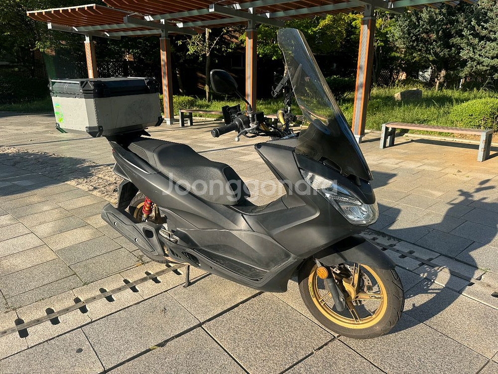 혼다 pcx150 16년형 멧블랙 짧은키로수 팝니다--0
