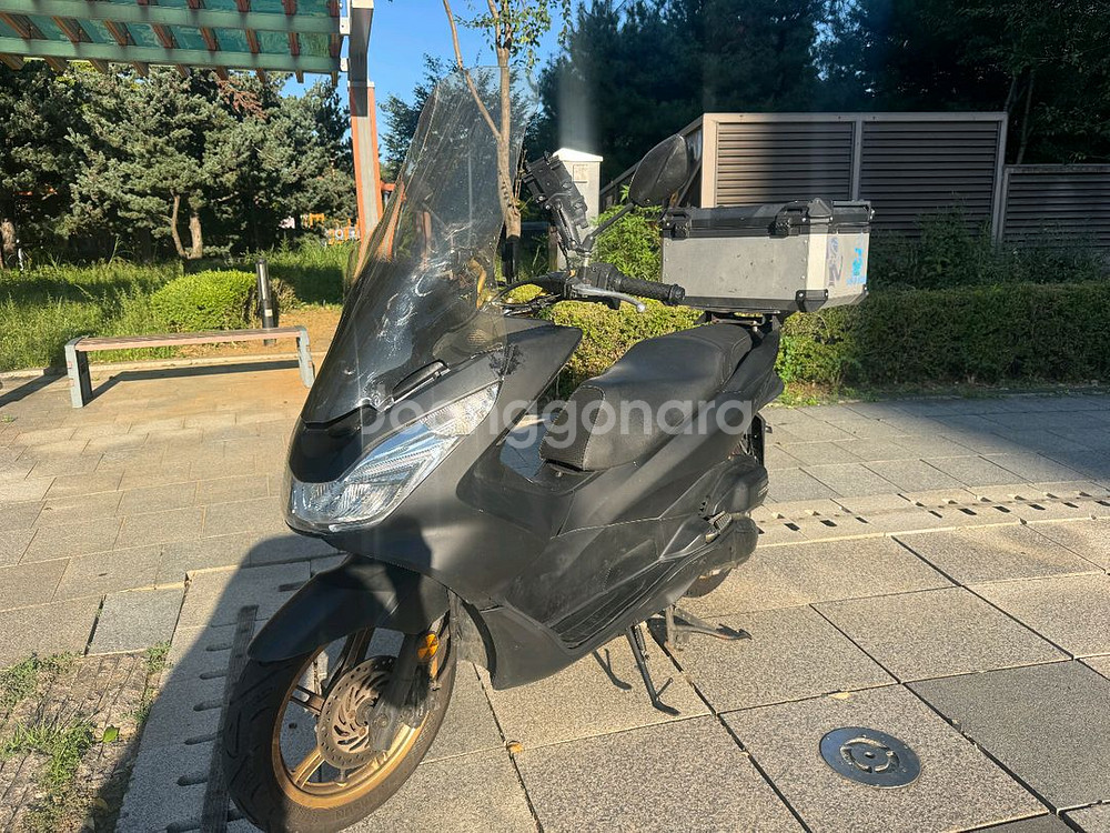 혼다 pcx150 16년형 멧블랙 짧은키로수 팝니다--1