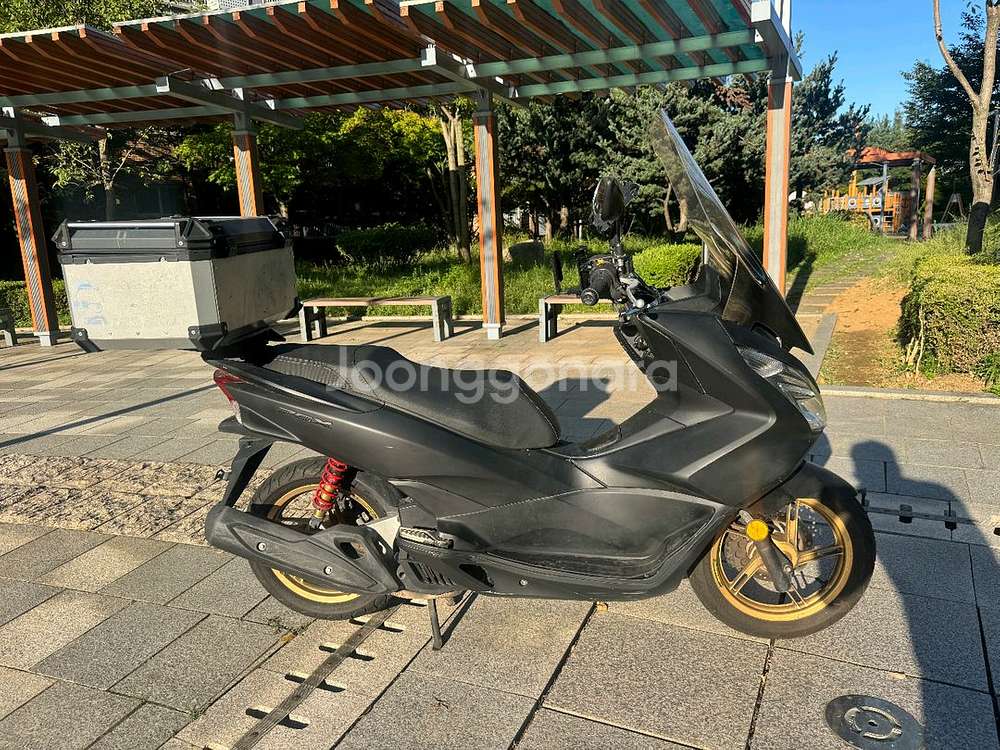 혼다 pcx150 16년형 멧블랙 짧은키로수 팝니다--5
