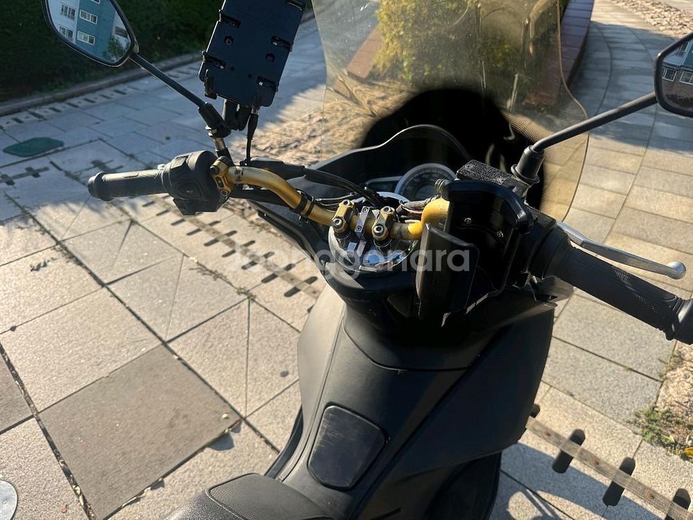 혼다 pcx150 16년형 멧블랙 짧은키로수 팝니다--9