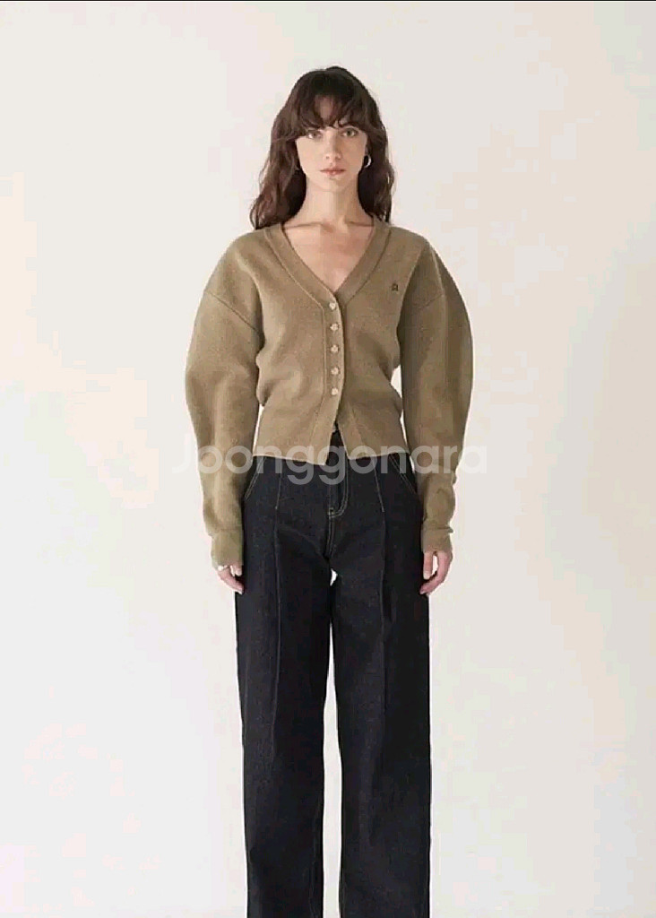 다이애그널 라운드 실루엣 울 가디건 아이보리--6