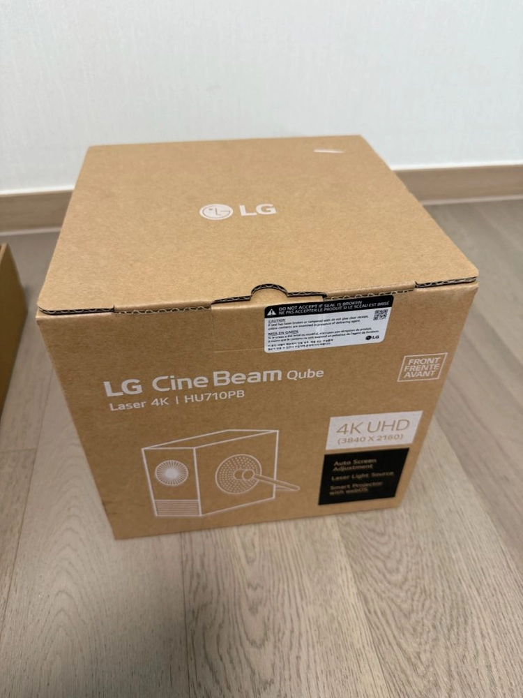 [미개봉 새상품] LG 씨네빔 HU710PB + 정품 이미지