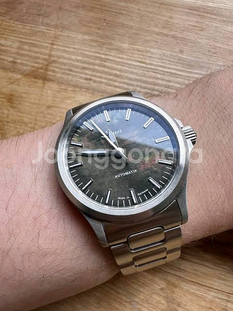 sinn 556i mother of pearl--0