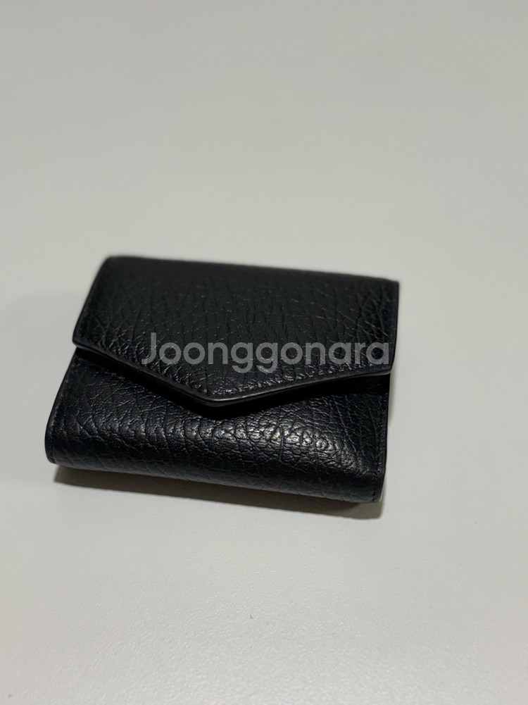 (정품)메종 마르지엘라 블랙 반지갑 너무 예뻐요--3